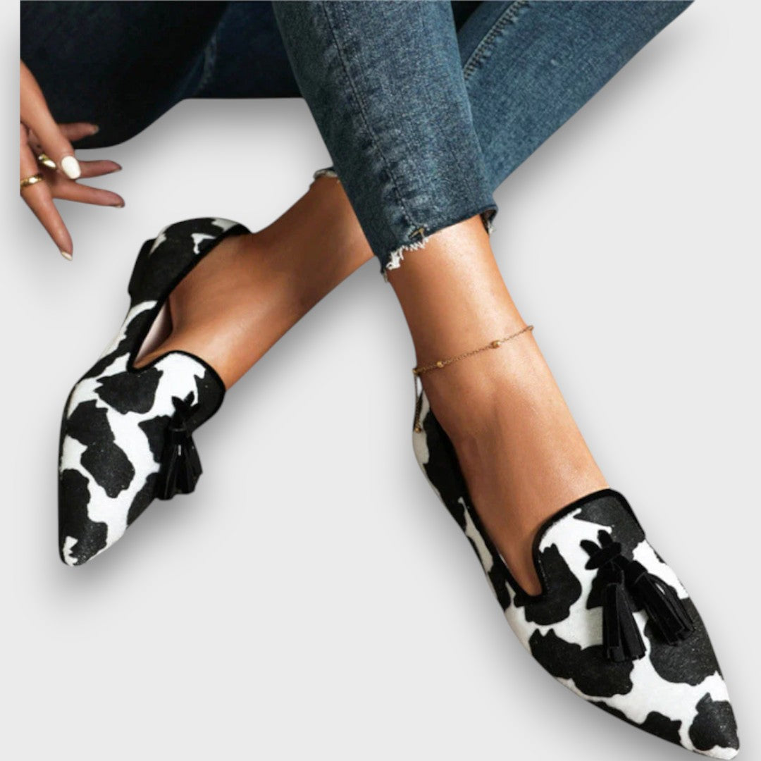 Ferina – Elegant loafers with pointed shape and two-tone design