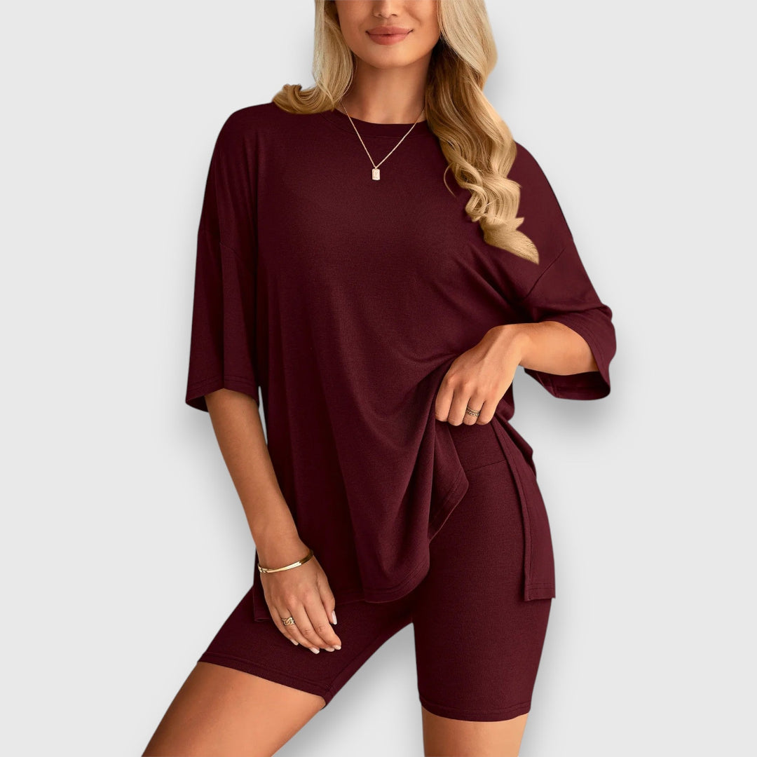 Malia – Lounge Set of Oversized Shirt and Shorts