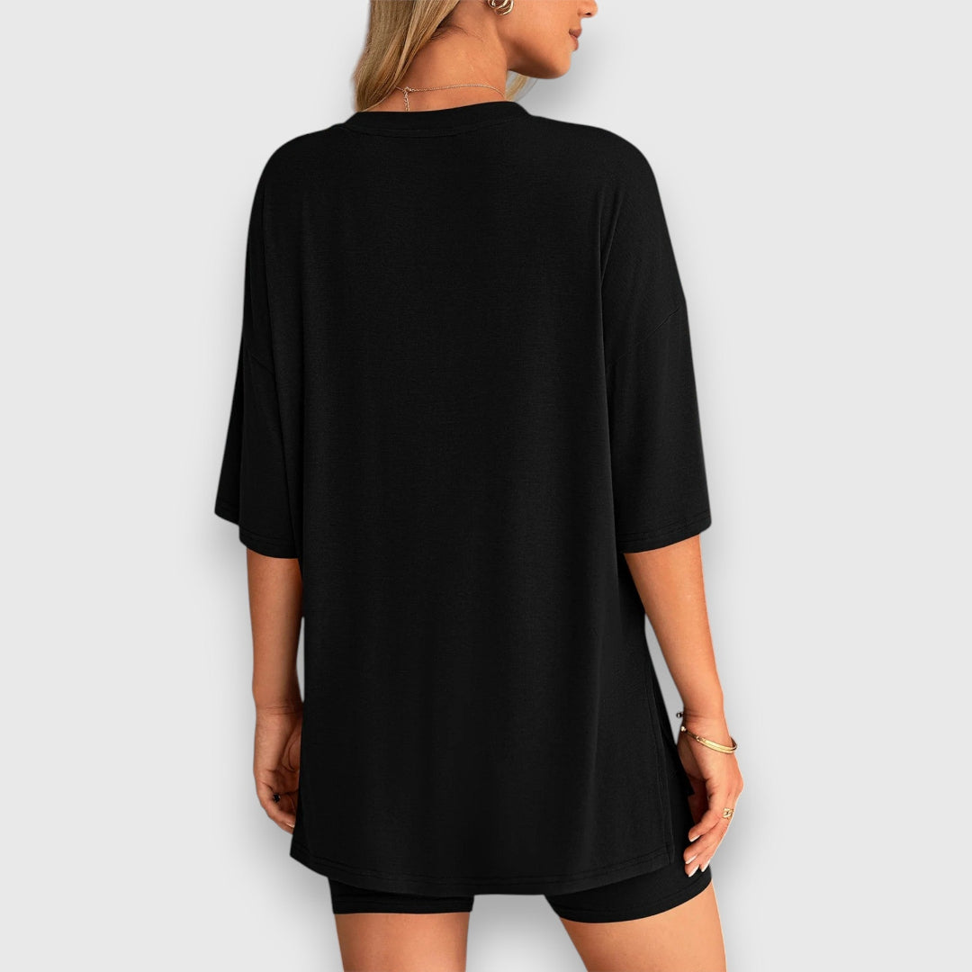 Malia – Lounge Set of Oversized Shirt and Shorts