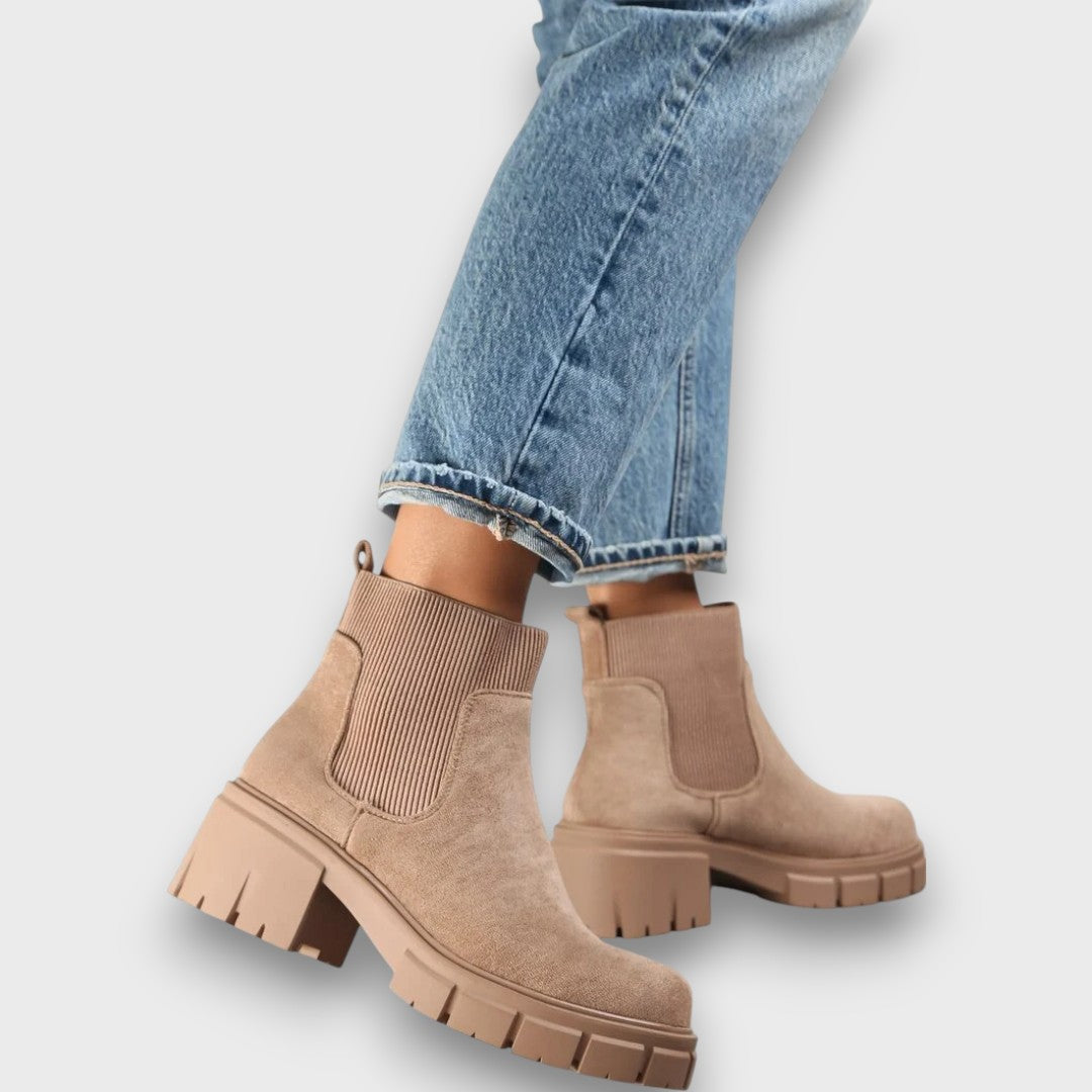 Clana – Ribbed Chelsea Platform Boots