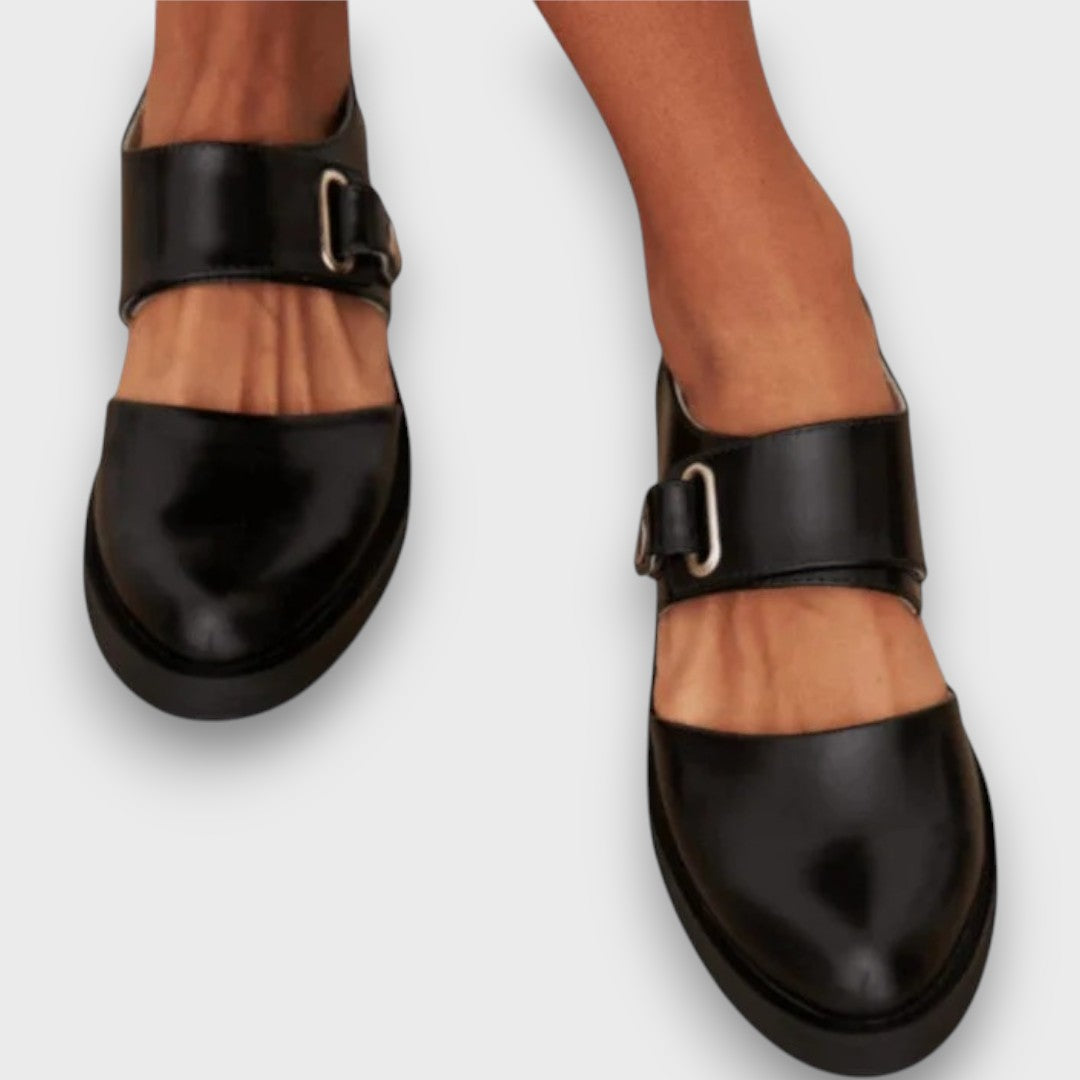 Lyssavelle – Elegant Cut-Out Flats