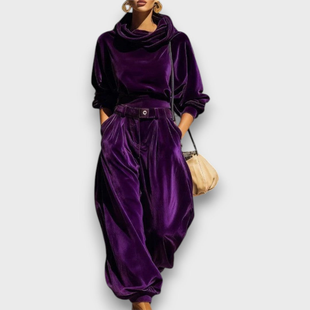 Veloria – Vintage Velvet Hoodie & Trousers Set